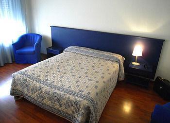 Pola 4* Milán