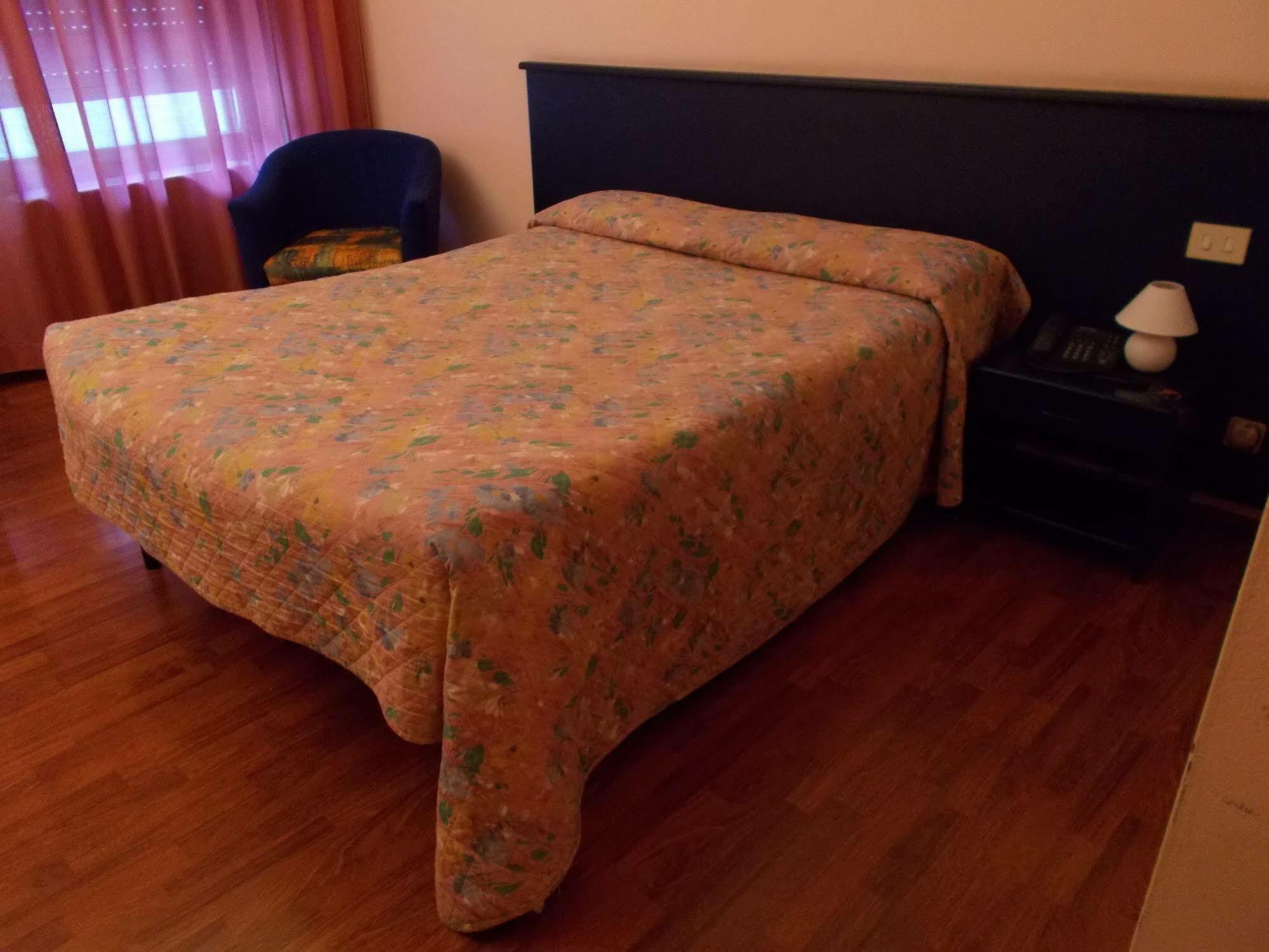 Pola Apartahotel Milán