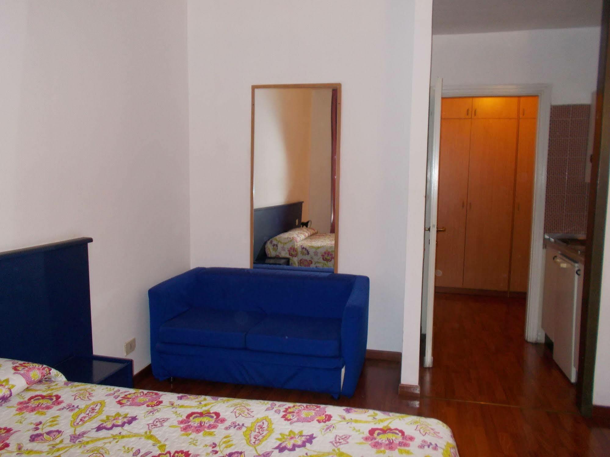 Apartahotel Pola 4*